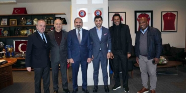 Rigobert Song, Başkan Hacıosmanoğlu ve Başkan Vekili Otyakmaz’ı ziyaret etti