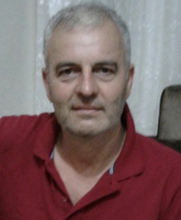 Tarlada çalışırken devrilen traktörün altında kalan adam hayatını kaybetti