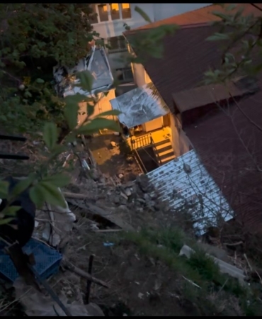 Sarıyer’de toprak kayması sonucu 6 binaya tahliye kararı verildi: Bina sakinleri belediyeye isyan etti