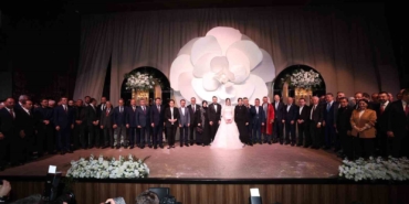 Nikah töreni siyaset camiasını bir araya getirdi