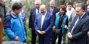 Vali Ustaoğlu, antik kenti gezerek sikke basıp sabun yaptı