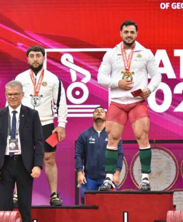 Hakan Şükrü Kurnaz, koparmada bronz kazandı