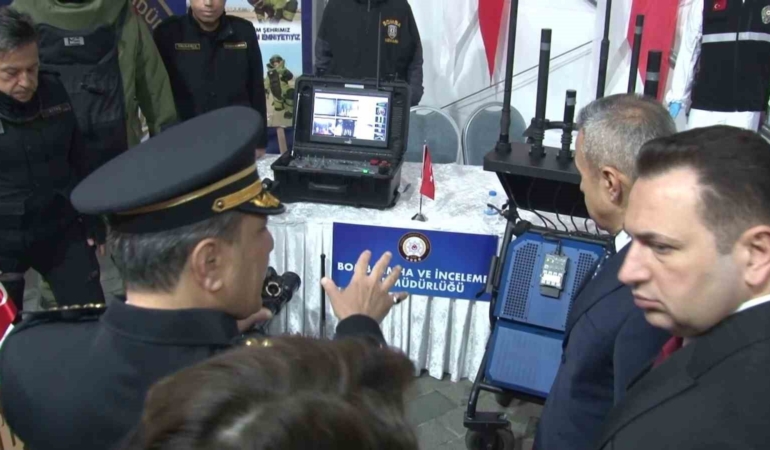 Türk Polis Teşkilatı’nın kuruluşunun 181. yıl dönümünde Cumhuriyet Anıtı’na çelenk bırakıldı