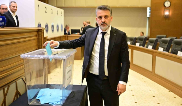 Büyükşehir’in başkanvekili 61 oyla Şahin Biba oldu