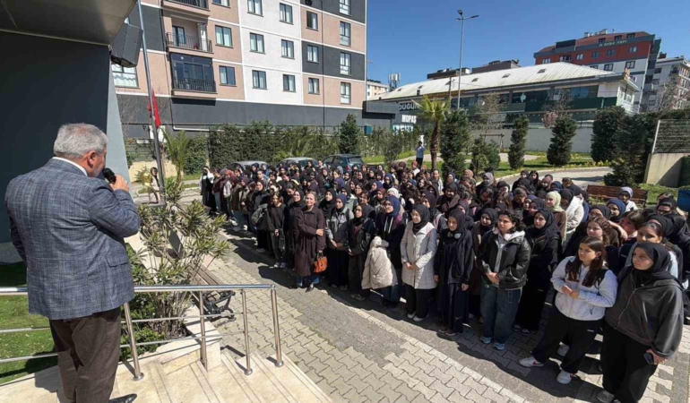 Sultanbeyli’de okullarda güvenlik ve psikolojik destek vurgusu: "Velilerimiz müsterih olsun, emniyetimizle sürekli iş birliği halindeyiz"