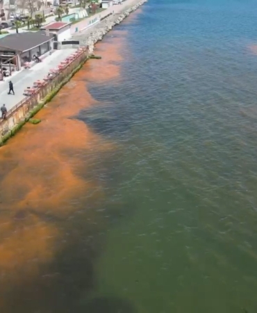 Tekirdağ’da sahil turuncuya büründü