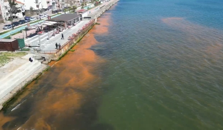 Tekirdağ’da sahil turuncuya büründü