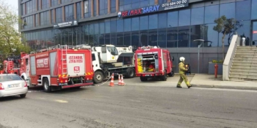 Pendik’te plaza yangını: Dumandan etkilenen vatandaşlar kurtarıldı