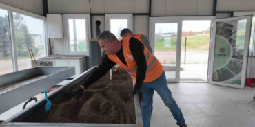 Pazar yerlerinden toplanan organik atıklar gübreye dönüştürülüyor