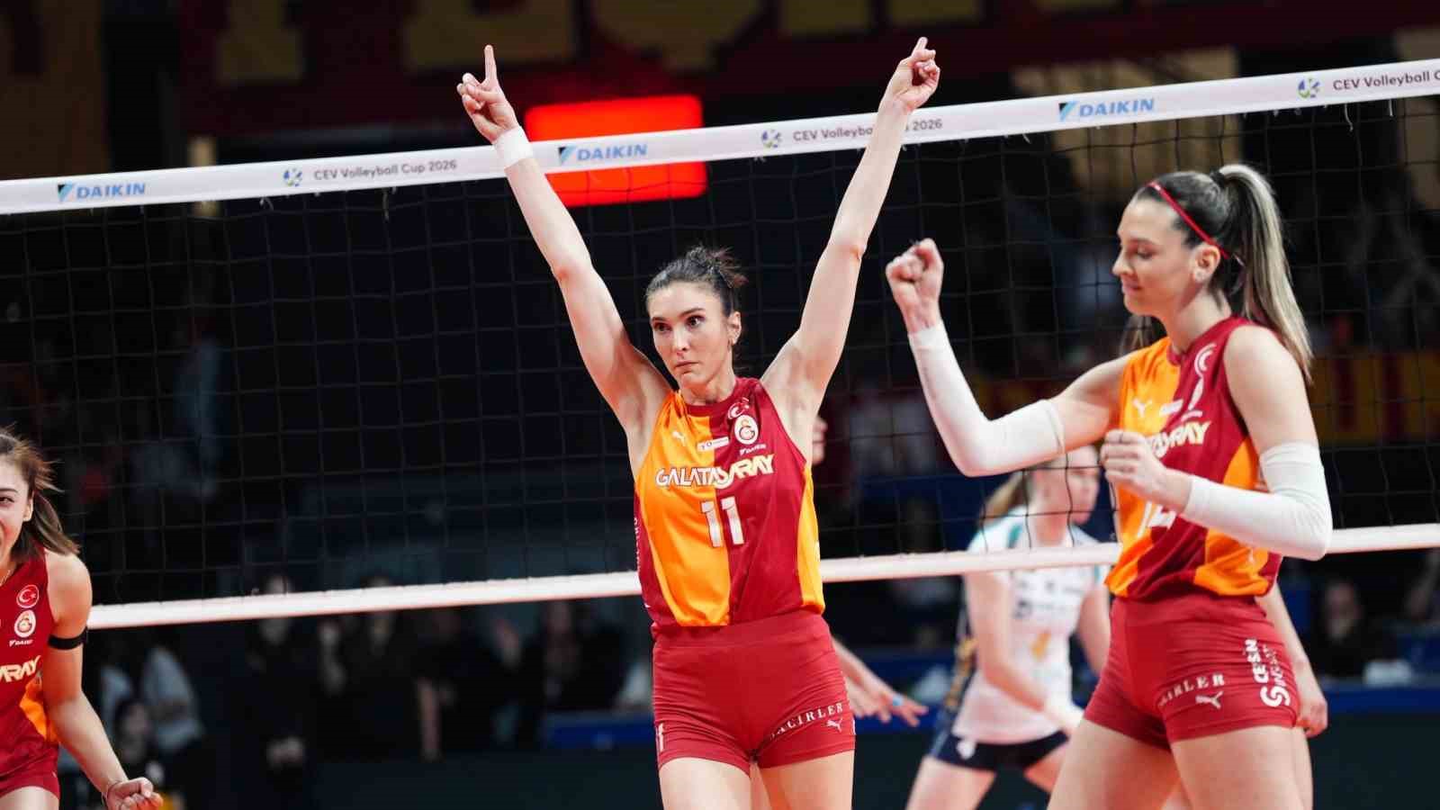 Galatasaray, futbol ve basketboldan sonra voleybolda da Avrupa’da kupa kazandı
