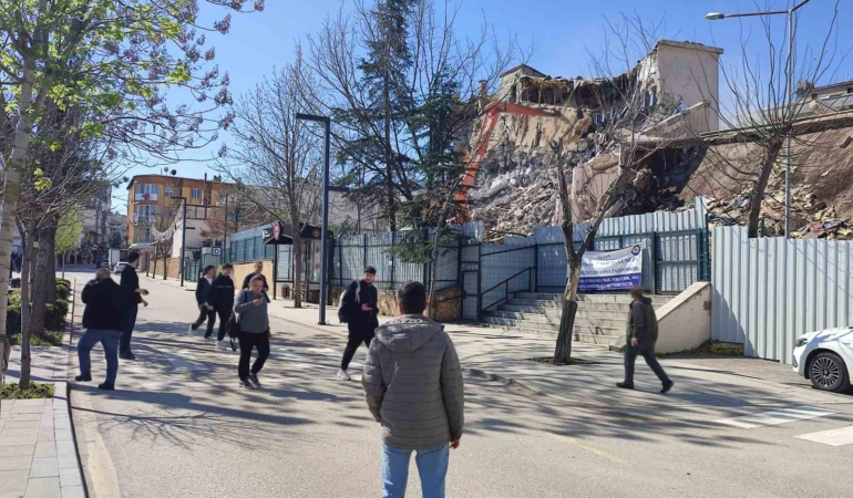 Keşan’da tehlikeli yıkıma 160 bin TL ceza kesildi