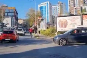 Maltepe’de sürücüyü darbedip motosikletine el koydular