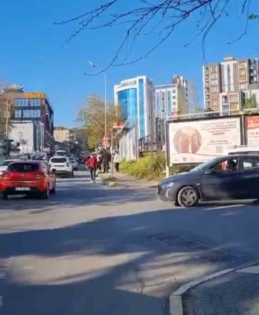 Maltepe’de sürücüyü darbedip motosikletine el koydular