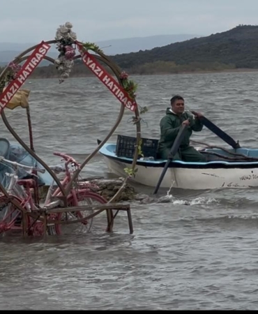 "Küçük Venedik" turizm sezonunu açtı ama yolları kapandı