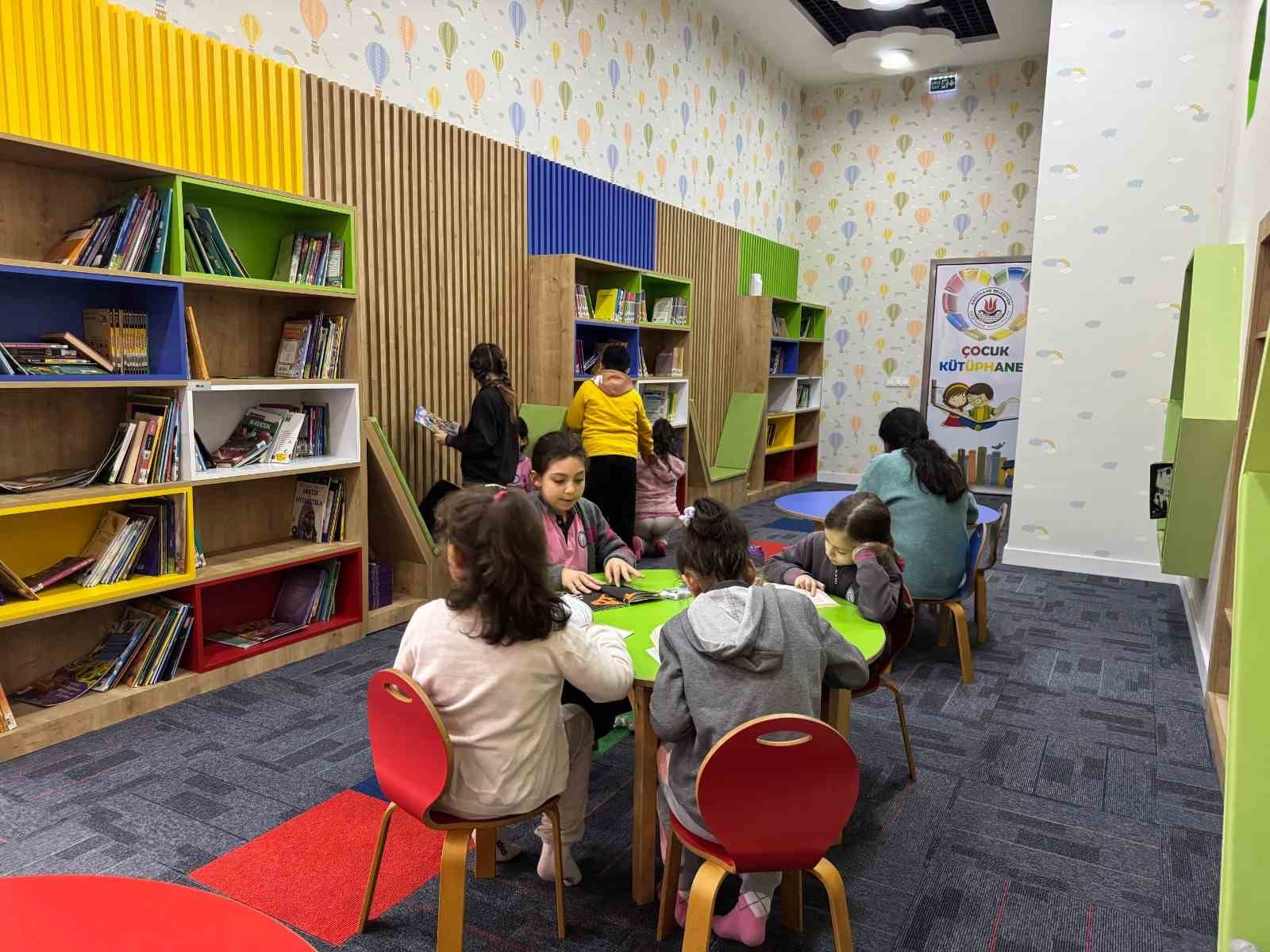 Kağıthane’de gençler için kültürel ve sportif faaliyet programları sürdürülüyor