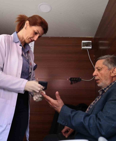 Sağlık Sokağı’nda 20 ayrı branşta danışmanlık ve tetkik hizmeti veriliyor