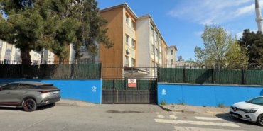 Kırmızı ışık ihlali yapan İETT otobüsü çocuğu altına aldı: O anlar kamerada