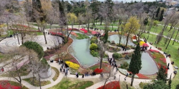 İstanbul’un simgesi laleler şehri yeniden renklendirdi
