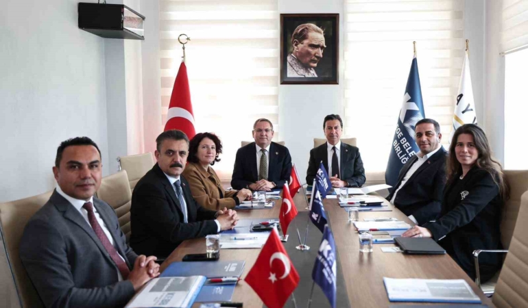 Kıyı Ege belediyeleri Ayvalık’ta buluştu