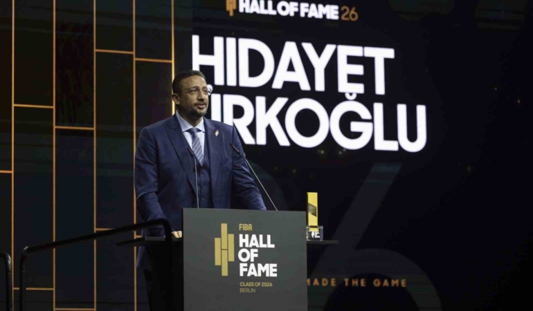 TBF Başkanı Hidayet Türkoğlu, FIBA Hall of Fame 2026 ödülünü aldı