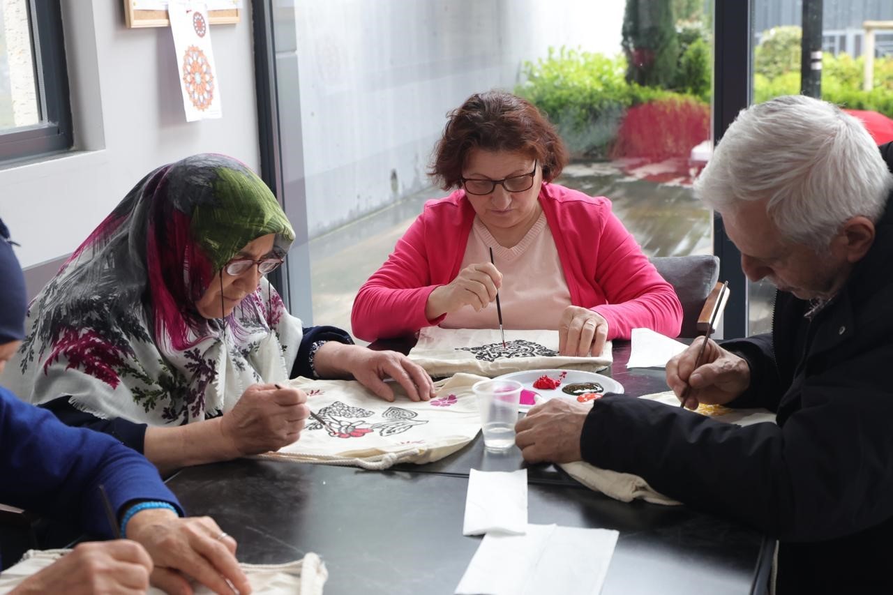 Ümraniye’de Litvanya’dan gelen katılımcılardan Aktif Yaşam Merkezi’ne ziyaret