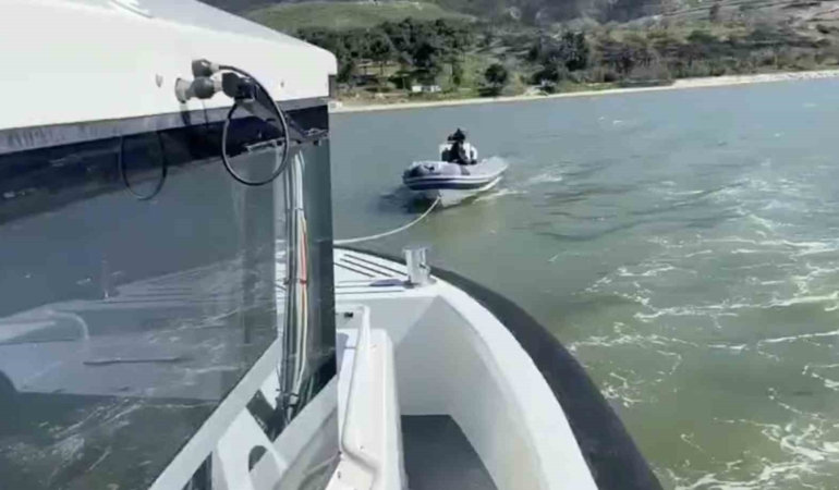 Çanakkale’de sürüklenen bottaki 3 kişi işte böyle kurtarıldı