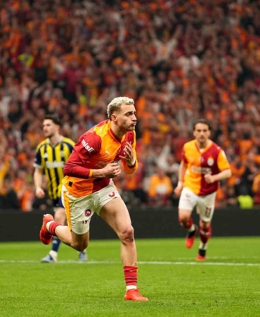 Galatasaray 25 sene sonra evinde Fenerbahçe’ye karşı penaltıdan gol attı
