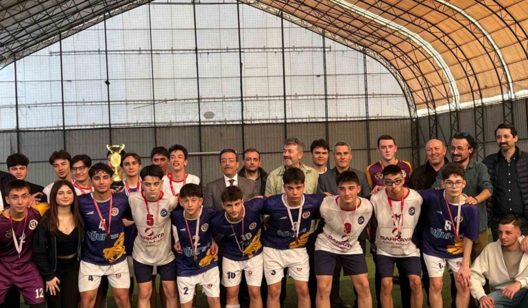Burhaniye’de Gençlik Futbol Müsabakası finali yapıldı