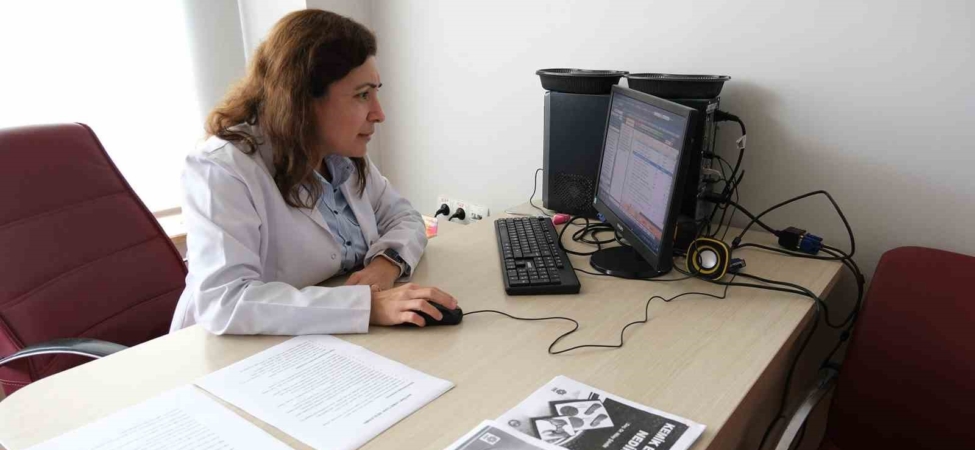 "Ağrı Tedavisinde Bitkisel Yaklaşımlar" kitabı raflarda