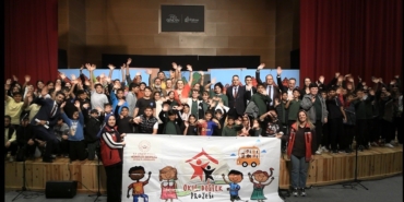 Edirne’de çocuklara doğa sevgisi sahne üzerinden aktarıldı