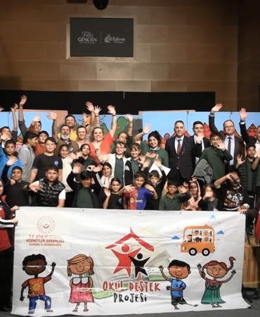 Edirne’de çocuklara doğa sevgisi sahne üzerinden aktarıldı