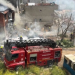Edremit’te korkutan çöp ev yangını