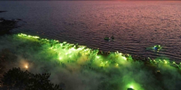 İznik sahili yeşil-beyaza boyandı