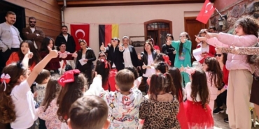 Tekirdağlı minikler Almanca öğrenerek 23 Nisan’ı kutladı