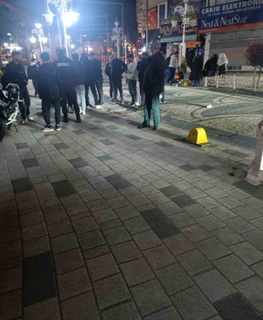 Trafiğe kapalı caddede motosiklet çocuğa çarptı