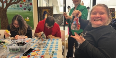 Cam atıklar öğrencilerin elinde sanata dönüştü