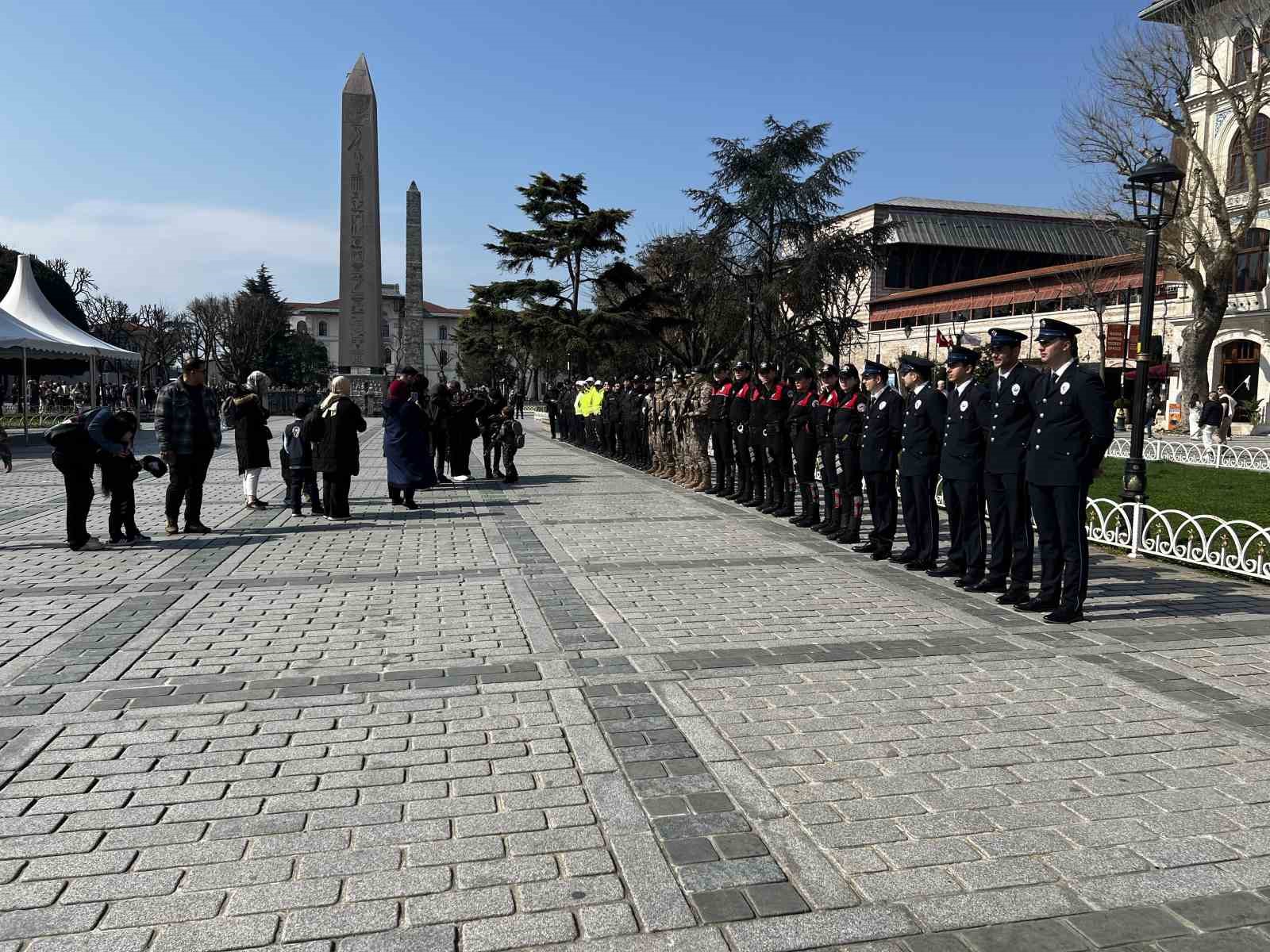 İstanbul’da Polis Haftası kortejine yoğun ilgi