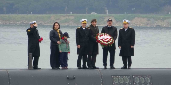 ’TCG Dumlupınar’ denizaltısında şehit olan 81 denizci için anma töreni düzenlendi