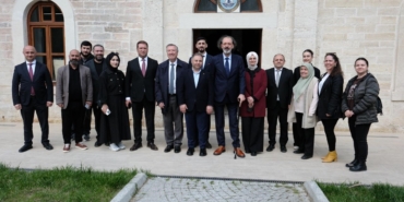 AK Parti İstanbul Milletvekilleri, cuma günleri sahaya inerek vatandaşlarla buluşuyor