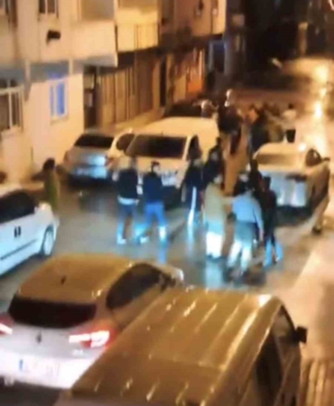 Bursa’da sokak ortasında meydan muharebesi gibi kavga