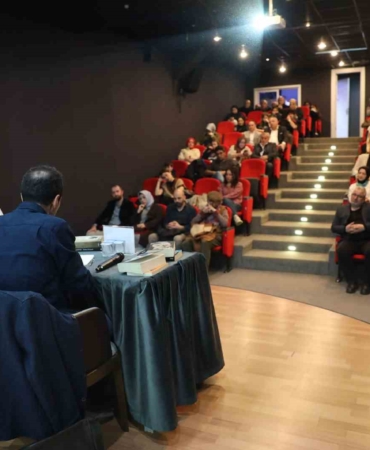 Şair Edip Cansever Ofis Sanat Merkezi’nde konuşuldu