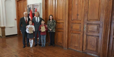 23 Nisan’da koltuğu devralan minik kaymakamın ilk talebi tebessüm ettirdi