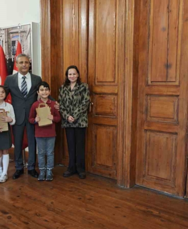 23 Nisan’da koltuğu devralan minik kaymakamın ilk talebi tebessüm ettirdi