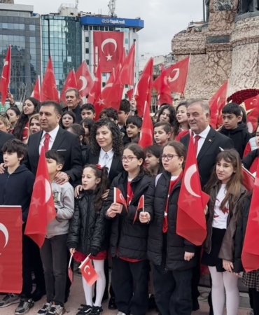 Taksim’de 23 Nisan töreni