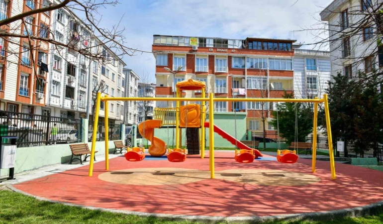 Esenyurt Belediyesi yangında zarar gören parkı yeniledi