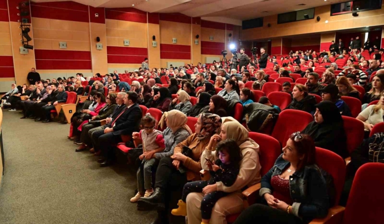 Bahçelievler’de Otizm Farkındalık Haftası’nda çocuklar performanslarını sergiledi
