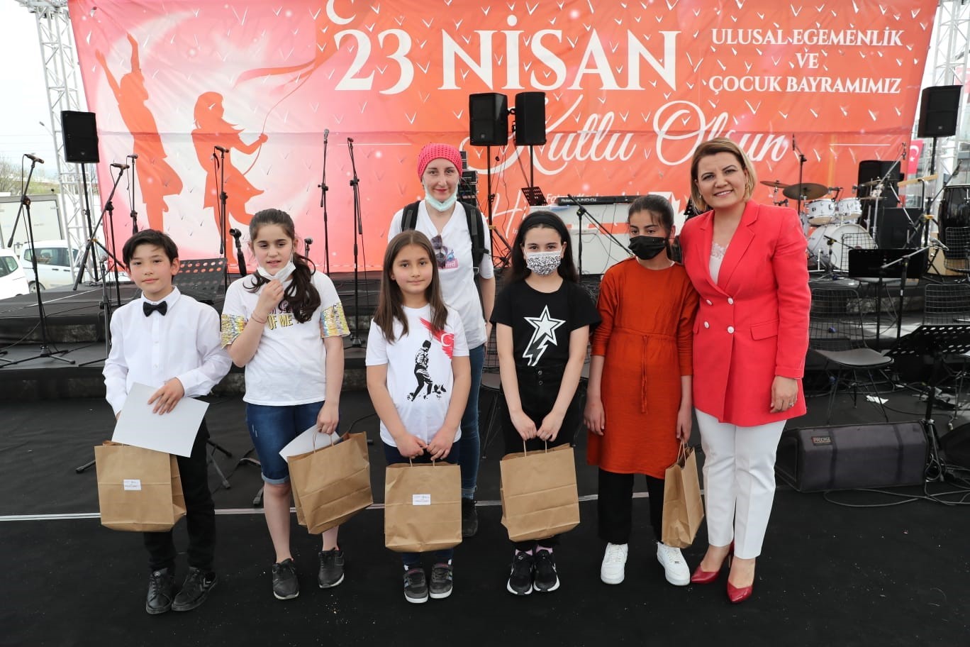 CHP’nin 23 Nisan tanıtımıyla ilgili Atatürk tepkisine cevap: "Çifte standart"