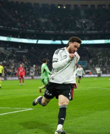 Orkun Kökçü son 10 maçta 7 gol attı