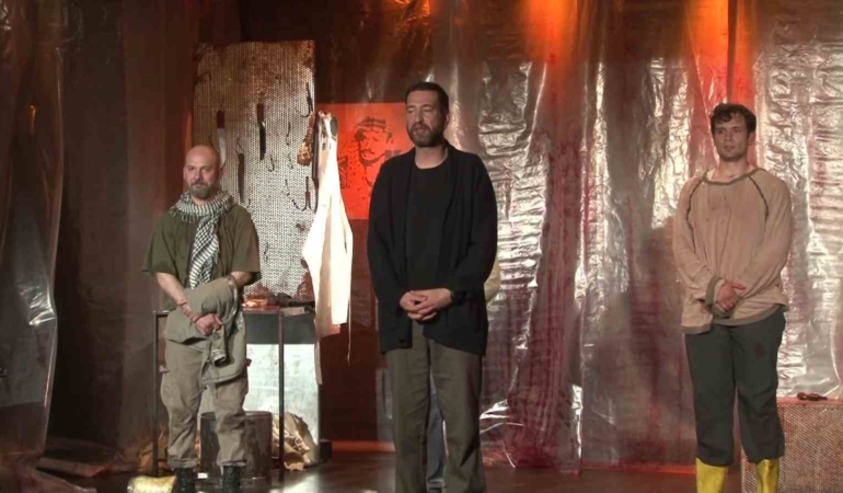 Beyoğlu Emniyet Müdürlüğü polis teşkilatı için sahnelenen ‘Maskeliler’ oyunu ilgi gördü