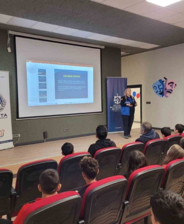 Öğrenciler bilinçli tüketici olmanın püf noktalarını öğreniyor